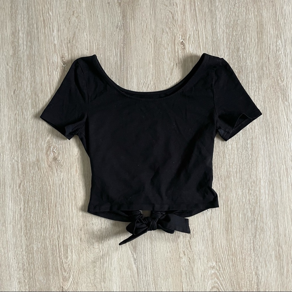 GUESS Crop Tee - Picture 2 of 6